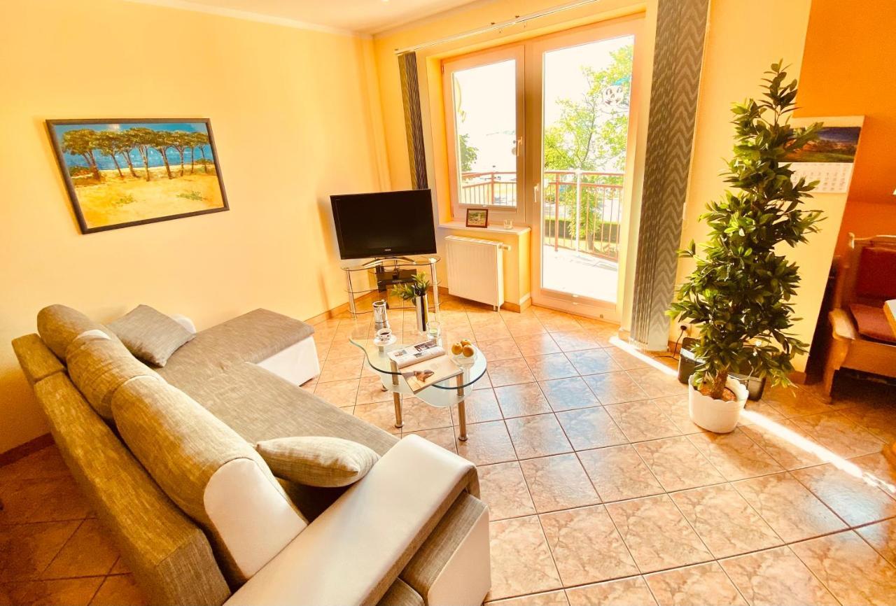 Sonnige Maisonette-Wohnung Mit Blick Auf Die Bucht Dziwnów Esterno foto